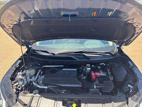 Used 2025 Nissan Rogue SV FWD image 34
