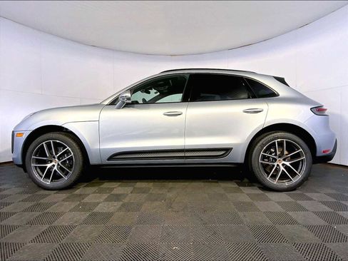 New 2026 Porsche Macan image 2