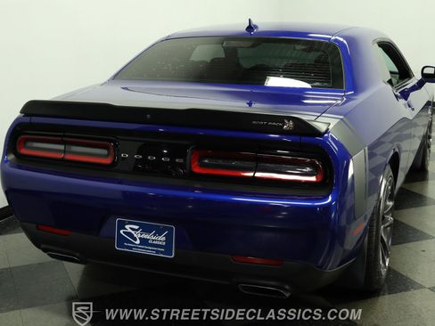 Used 2022 Dodge Challenger R/T Scat Pack w/ Driver Convenience Group RWD image 10
