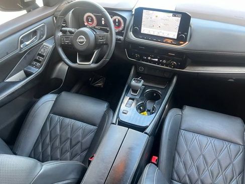 Used 2023 Nissan Rogue Platinum w/ Platinum Premium Package FWD image 2