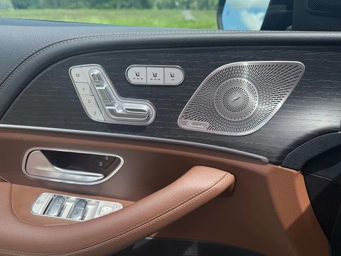 Used 2024 Mercedes-Benz GLS 450 4MATIC w/ Pinnacle Trim Package image 34