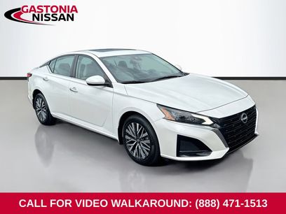 Used 2024 Nissan Altima 2.5 SV w/ SV Premium Package