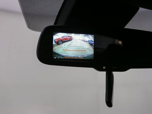 Used 2018 Toyota C-HR XLE image 19