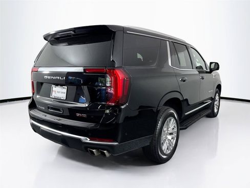 Used 2025 GMC Yukon Denali AWD/4WD image 2