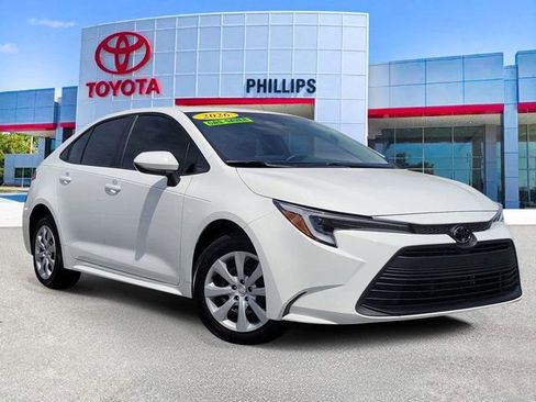 Used 2026 Toyota Corolla LE FWD image 1