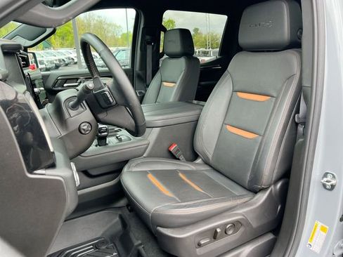 Used 2024 GMC Sierra 1500 AT4 w/ Technology Package AWD/4WD image 19