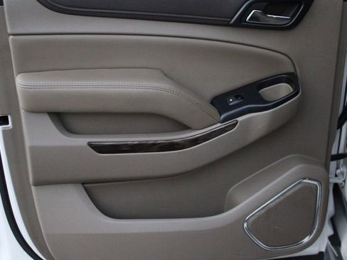 Used 2018 GMC Yukon XL SLT w/ Open Road Package image 16