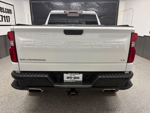 Used 2019 Chevrolet Silverado 1500 LT Trail Boss AWD/4WD image 4