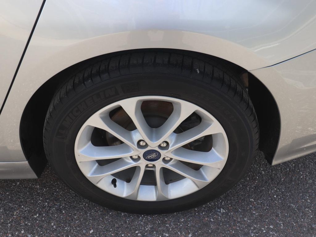 Used 2020 Ford Fusion SE FWD image 24