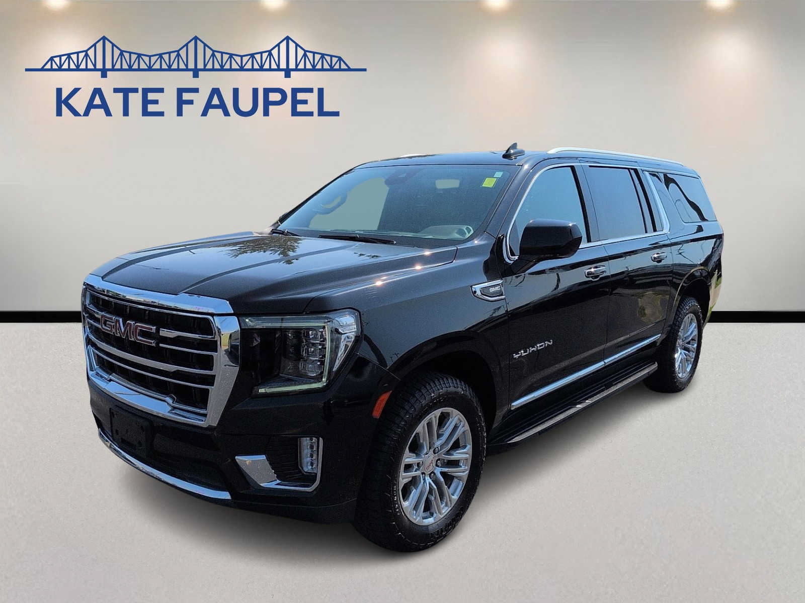 Used 2023 GMC Yukon XL SLT AWD/4WD image 3