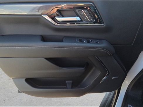 Used 2025 GMC Yukon Elevation w/ LPO, Floor Liner Package image 22