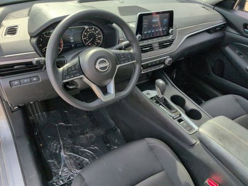 Used 2025 Nissan Altima 2.5 SV AWD/4WD image 15