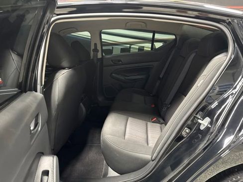 Used 2023 Nissan Altima 2.5 S FWD image 11