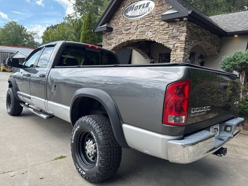 Used 2004 Dodge Ram 3500 Truck SLT w/ Trailer Tow Group AWD/4WD image 3