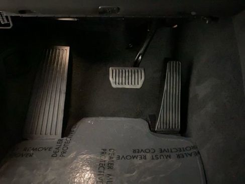 Used 2025 Volvo XC60 B5 Core image 73