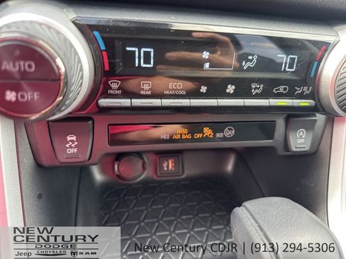 Used 2025 Toyota RAV4 XLE AWD/4WD image 22