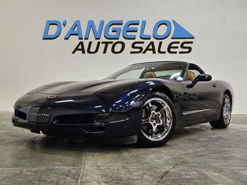 Used 2000 Chevrolet Corvette Coupe w/ Roof Pkg image 1