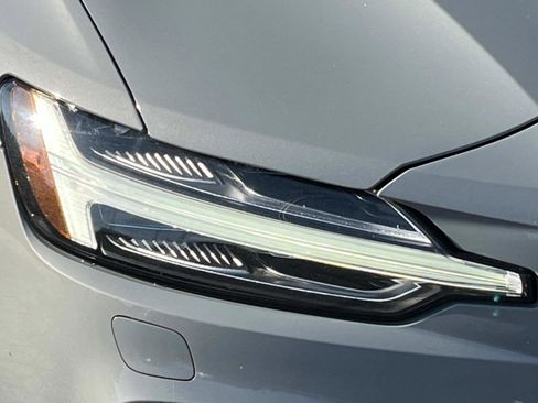 Used 2024 Volvo S60 B5 Core image 7