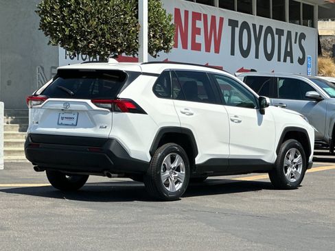 Used 2025 Toyota RAV4 XLE FWD image 5