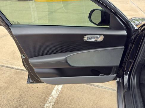 Used 2024 Hyundai Ioniq 6 SE RWD image 12
