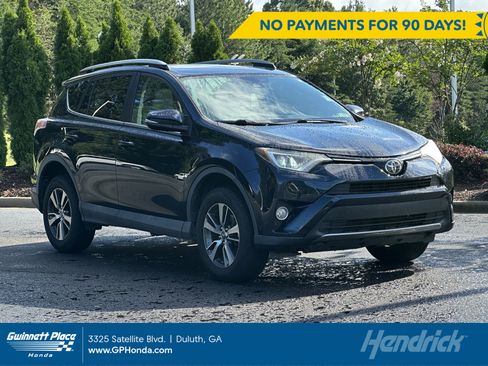Used 2017 Toyota RAV4 XLE FWD image 1