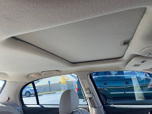 Used 2001 Lincoln Continental FWD image 5