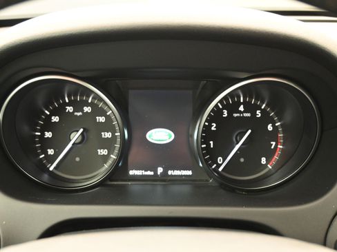 Used 2018 Land Rover Discovery Sport HSE image 17