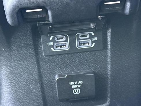 Used 2025 Jeep Wrangler Unlimited Sahara image 24