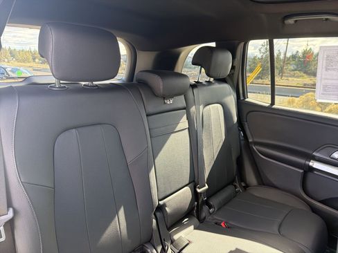 Used 2024 Mercedes-Benz GLB 250 4MATIC image 23