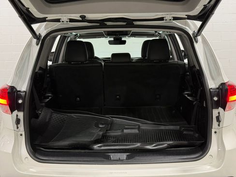 Used 2018 Toyota Highlander Limited AWD/4WD image 72