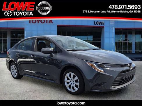 Certified 2025 Toyota Corolla LE w/ Convenience Package FWD image 1