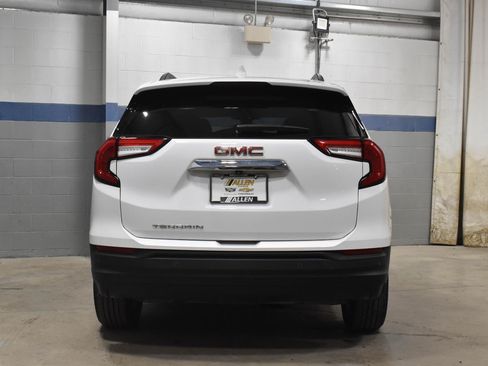 Used 2022 GMC Terrain SLE w/ Driver Convenience Package FWD image 26