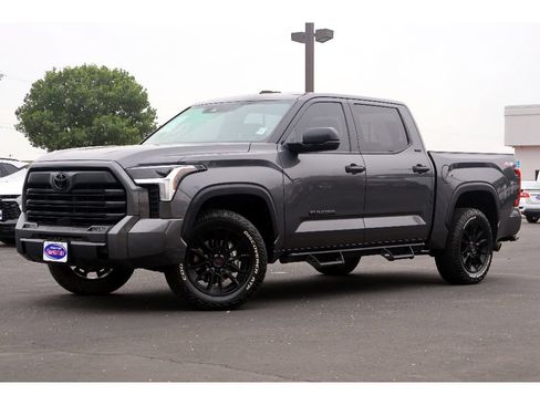 Used 2023 Toyota Tundra SR5 AWD/4WD image 18