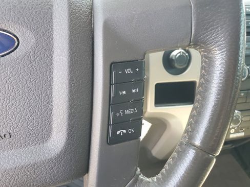 Used 2011 Ford F150 XLT w/ XLT Chrome Pkg AWD/4WD image 19