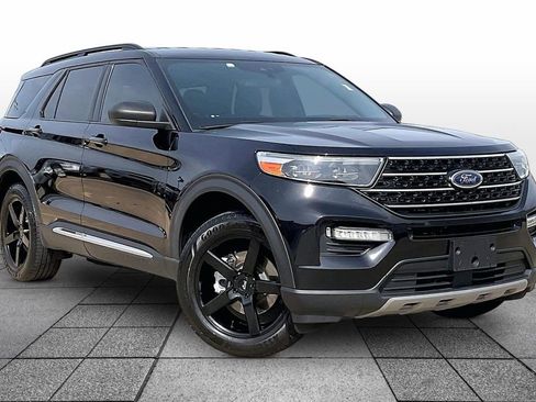 Used 2020 Ford Explorer XLT w/ Equipment Group 202A image 2