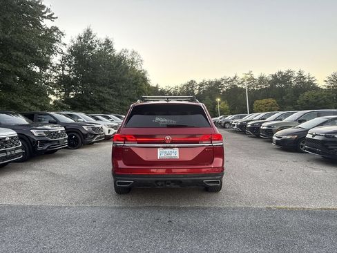 Used 2024 Volkswagen Atlas SE AWD/4WD image 7