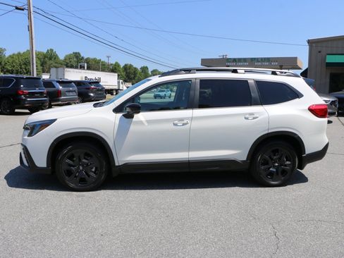 Used 2025 Subaru Ascent Onyx Edition w/ Onyx Package AWD/4WD image 2