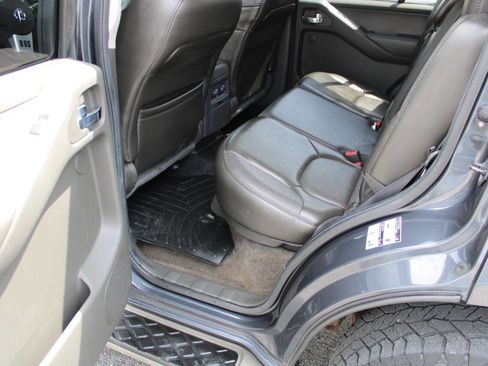 Used 2012 Nissan Pathfinder Silver AWD/4WD image 36