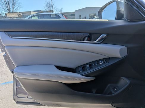 Certified 2019 Honda Accord EX image 9