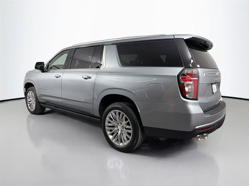 Used 2024 Chevrolet Suburban High Country RWD image 8