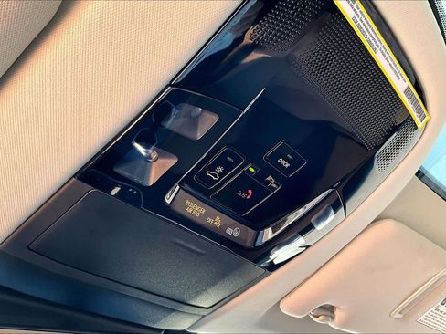 Used 2023 Lexus RZ 450e Premium image 33