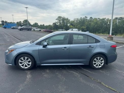 Used 2026 Toyota Corolla LE FWD image 6