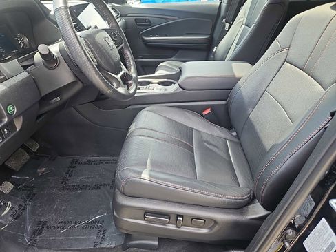 Certified 2025 Honda Passport TrailSport image 29
