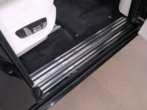 Used 2022 Rolls-Royce Phantom Sedan w/ The Phantom Package RWD image 30
