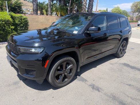 Used 2023 Jeep Grand Cherokee L Altitude AWD/4WD image 6