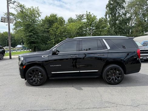 Used 2021 GMC Yukon SLT w/ SLT Premium Package image 4