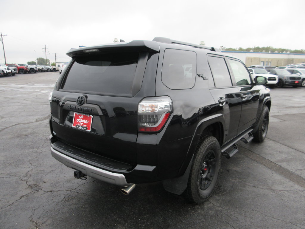 Used 2021 Toyota 4Runner TRD Off-Road Premium AWD/4WD image 6