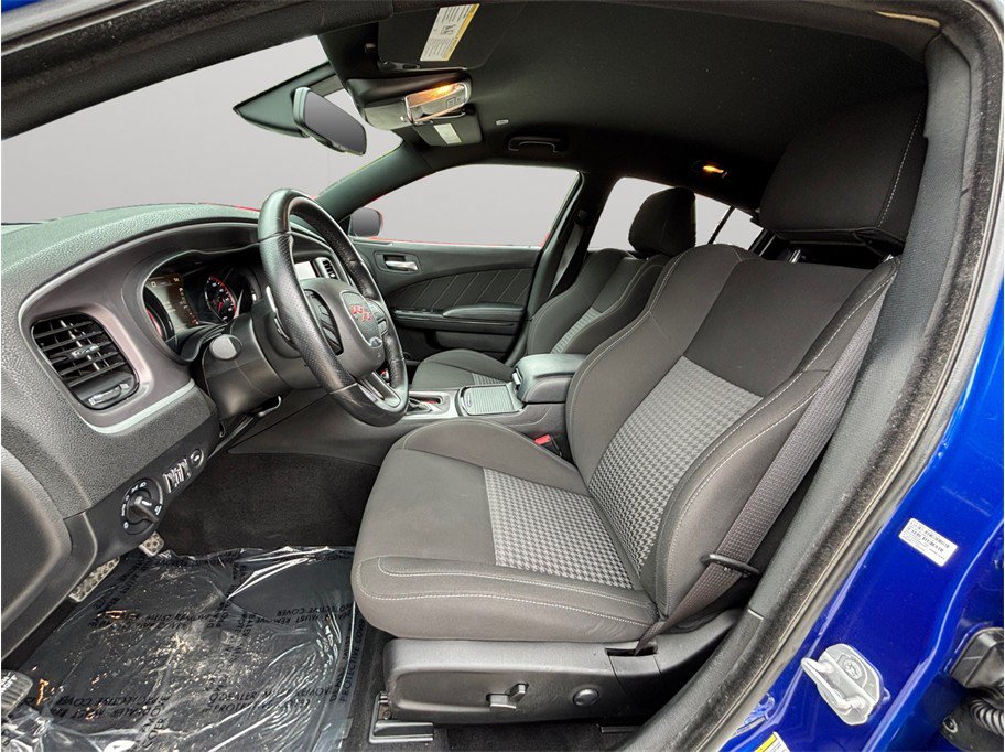 Used 2022 Dodge Charger R/T w/ Blacktop Package RWD image 2