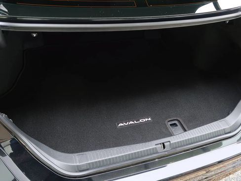 Used 2019 Toyota Avalon XLE w/ Moonroof Package FWD image 15