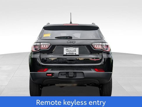 Used 2022 Jeep Compass Trailhawk w/ Sun and Sound Group AWD/4WD image 6